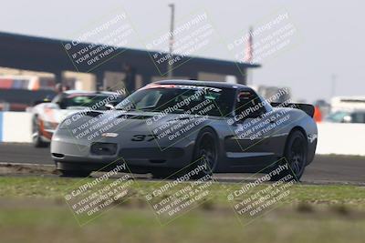 media/Jan-18-2026-CalClub SCCA (Sun) [[8bc6468723]]/Group 5 Race/Turn 1/